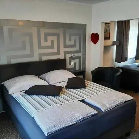 Katharina Kleine Hotel *