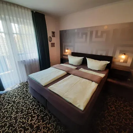 Katharina Kleine Hotel