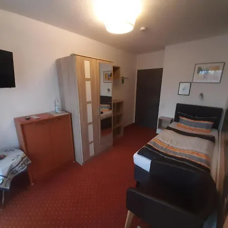 Katharina Kleine Hotel *